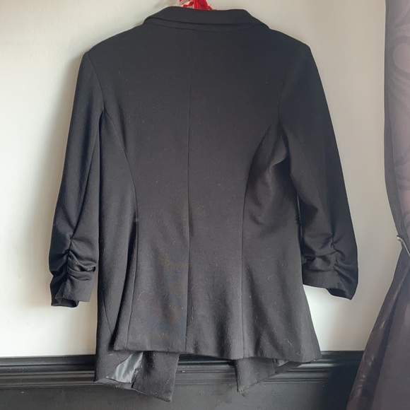 Novita Jacket - Picture 2 of 4